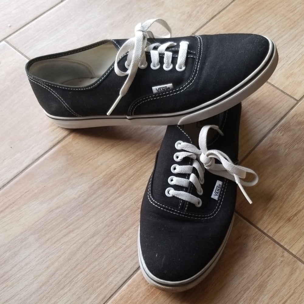 Vans black and white